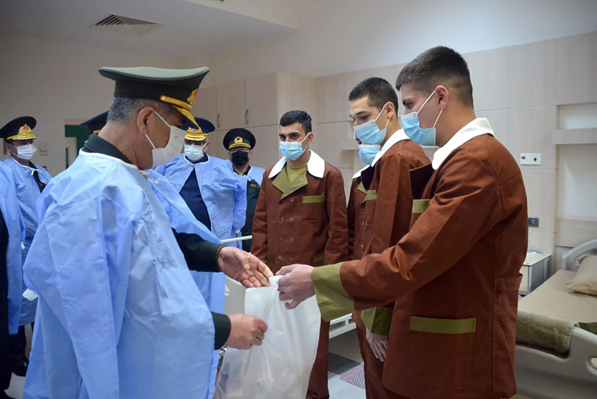 Azerbaijani Defense Minister visits military hospital 