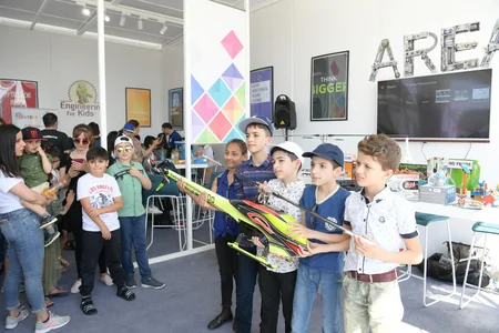 Heydər Əliyev Mərkəzinin parkında Uşaq festivalı keçirilib