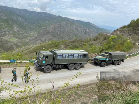 По дороге Ханкенди-Лачын беспрепятственно проехали автомобили миротворцев
