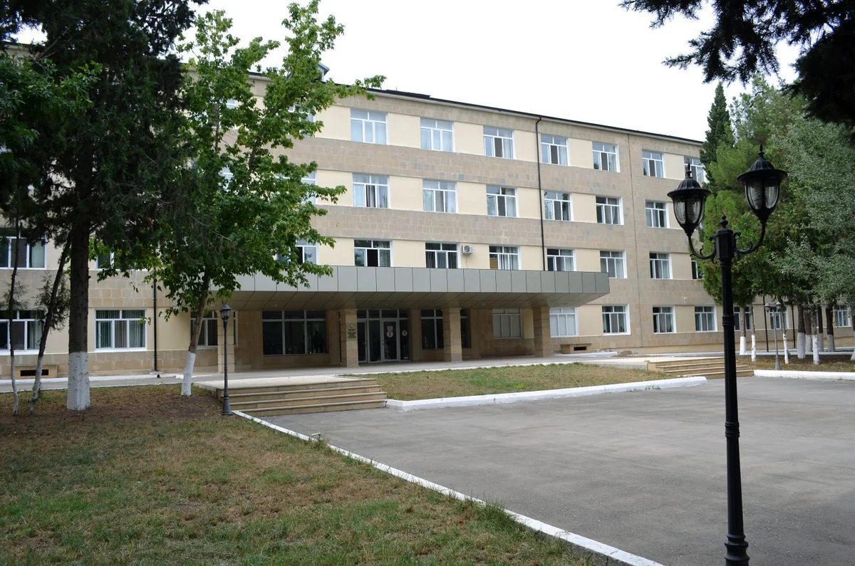 Авария в Ширване: пострадали трое членов одной семьи