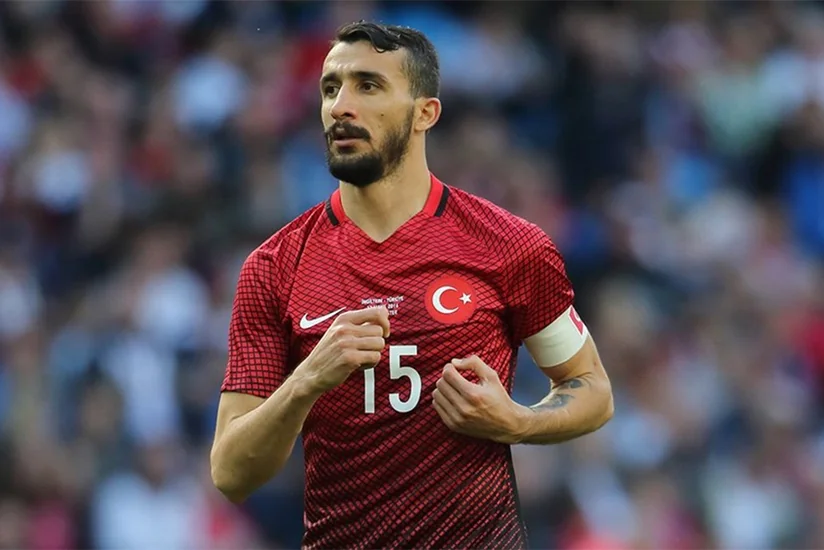 Türkiyəli məşhur futbolçu karyerasını başa vurub