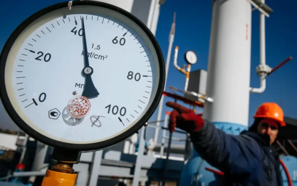 Цена на газ в Европе снизилась почти до 890 долларов