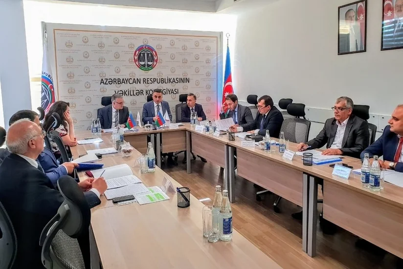 Azərbaycanda 2 vəkilin fəaliyyəti dayandırılıb, 3 vəkilə töhmət verilib