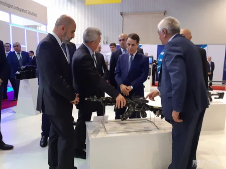 Novruz Məmmədov III “ADEX-2018” Beynəlxalq Müdafiə sərgisi ilə tanış olub