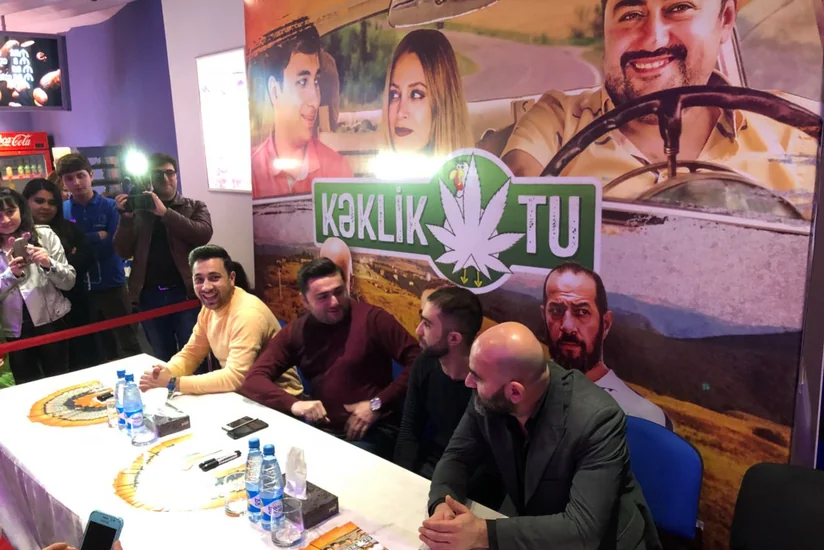 В “CinemaPlus Xəmsə коллектив Kəklikotu раздал автографы