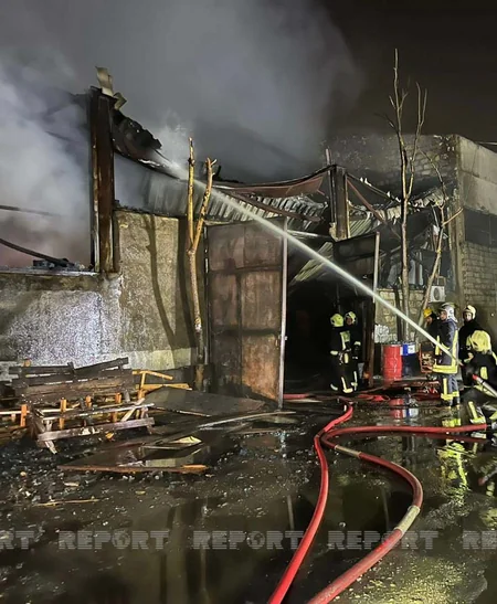 FHN: Bakıda mebel sexindəki yanğın söndürülüb