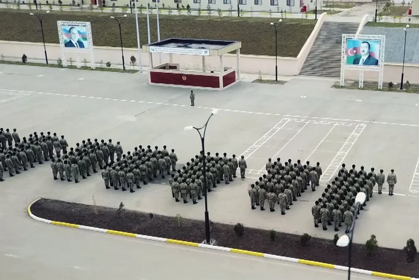 Azərbaycan ordusuna yeni çağırılan gənclər hərbi hissələrə qəbul olunublar - VİDEO