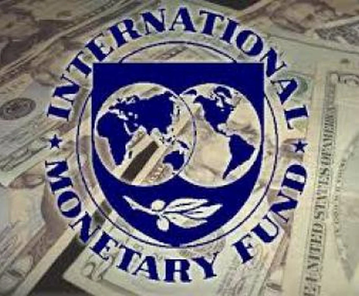 İMF: Neftin orta illik qiyməti 2021-ci ilə qədər 51 dolları keçməyəcək