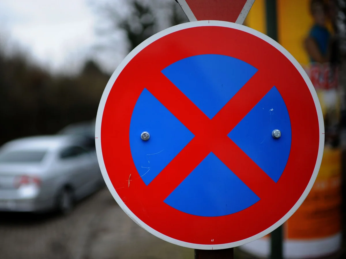 Bakıda bəzi ərazilərdə maşın saxlamaq qadağan edilib