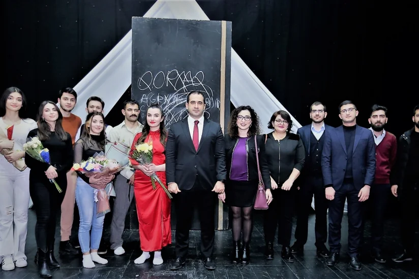 Mədəniyyət nazirinin birinci müavini ƏSA Teatrının kollektivi ilə görüşüb