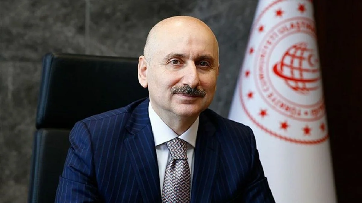Türkiyəli nazir: “Azərbaycanla tranzit daşımaları ilə bağlı razılığa gəlmişik”