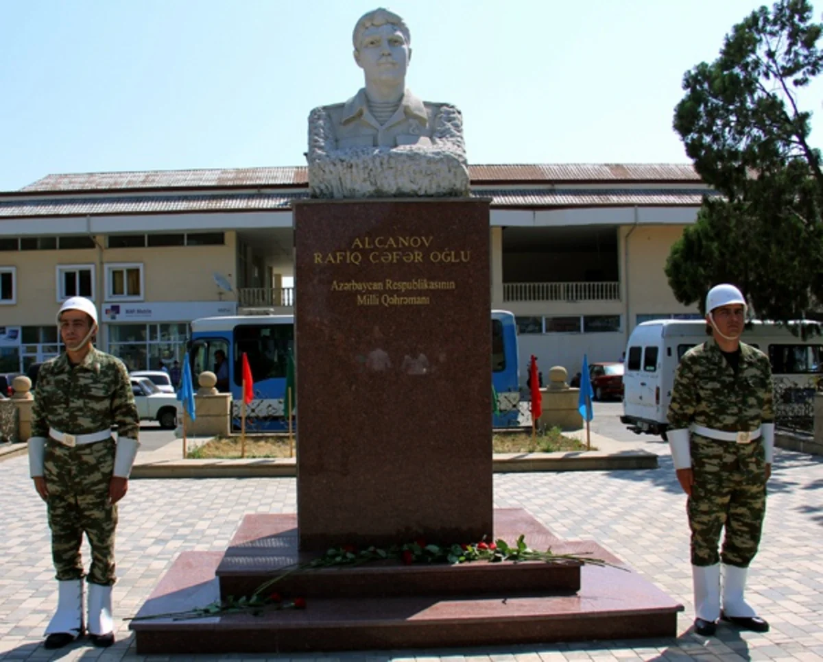 Milli qəhrəman Rafiq Alıcanovun doğum günüdür