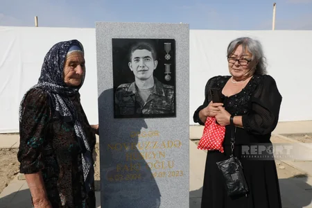 Azərbaycan xalqı antiterror şəhidlərinin məzarlarını ziyarət edir