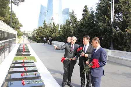 Muxtar Babayev Ümumdünya Meteorologiya Təşkilatı ilə memorandum imzalayıb
