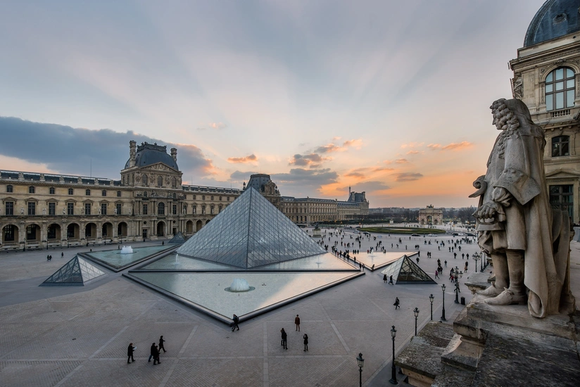 Media: Louvre dilapidated and in need of serious repairs