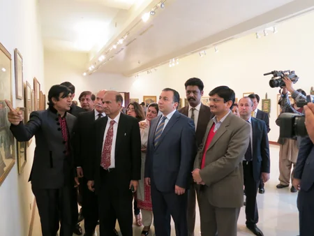 Azərbaycan səfirliyinin dəstəyilə Pakistanın tanınmış rəssamının sərgisi keçirilib