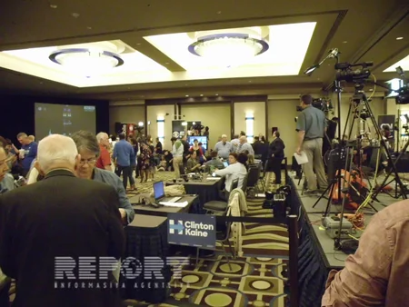 Headquarters of Democrats and Republicans wait for results of presidential election  VIDEO - PHOTO REPORT