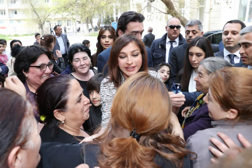 Birinci vitse-prezident məcburi köçkünlərlə görüşüb - VİDEO