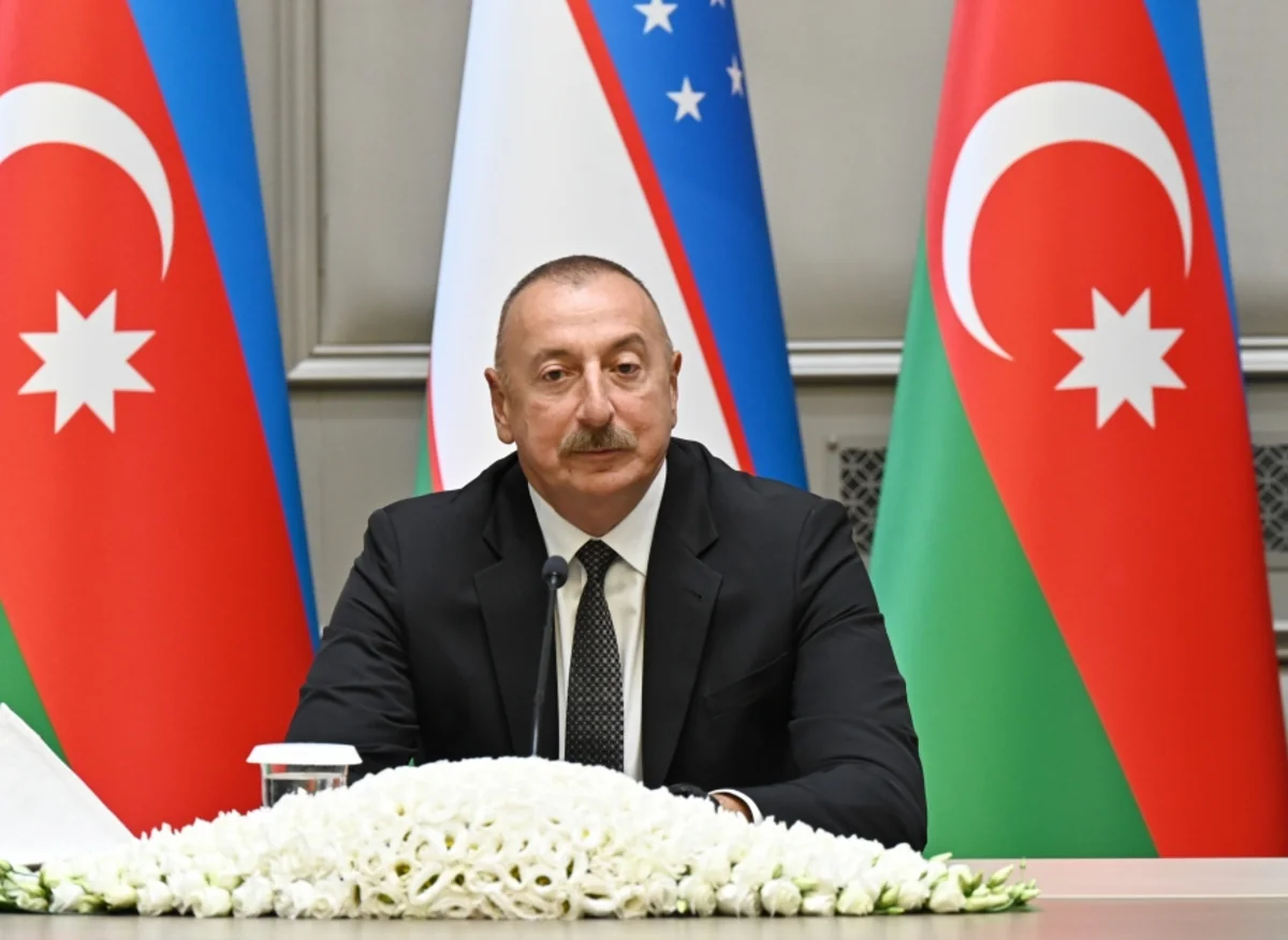 İlham Əliyev: Özbək və Azərbaycan xalqları bir yumruq kimi birlikdə olacağıq