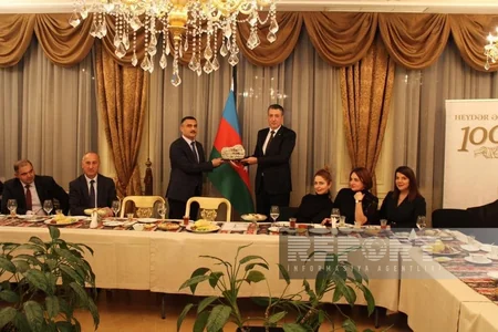 Azərbaycan səfiri Gürcüstanda fəaliyyət göstərən iş adamları ilə görüşüb