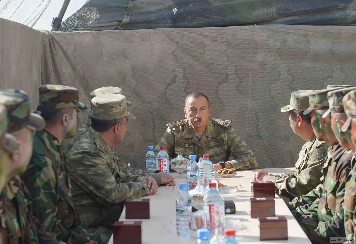 ​Azərbaycan və Türkiyə vətəndaşları Prezident İlham Əliyevə məktub yazaraq Qarabağda döyüşməyə hazır olduqlarını bildiriblər