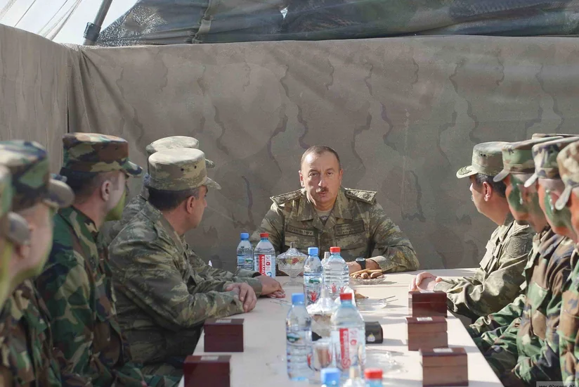 ​Azərbaycan və Türkiyə vətəndaşları Prezident İlham Əliyevə məktub yazaraq Qarabağda döyüşməyə hazır olduqlarını bildiriblər