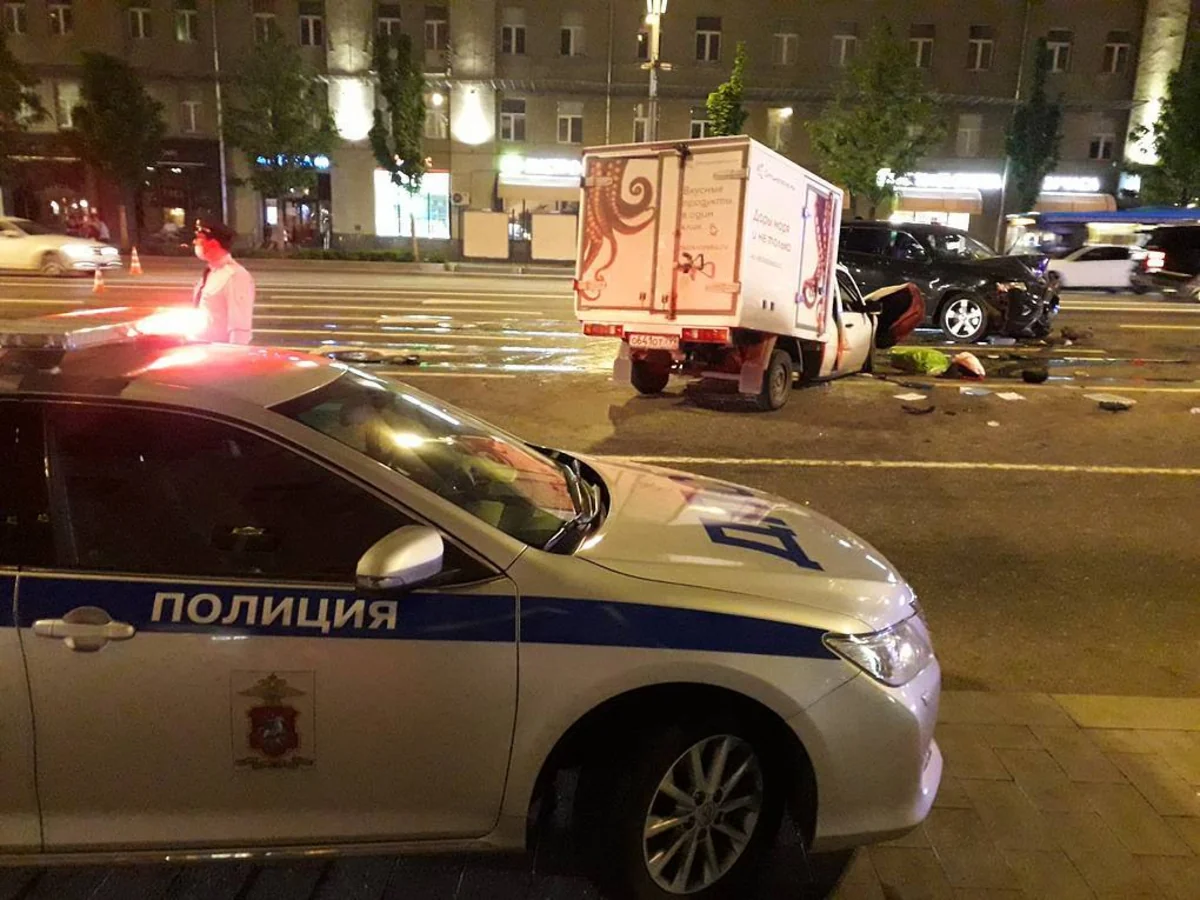 Известный российский актер совершил ДТП в Москве - ВИДЕО