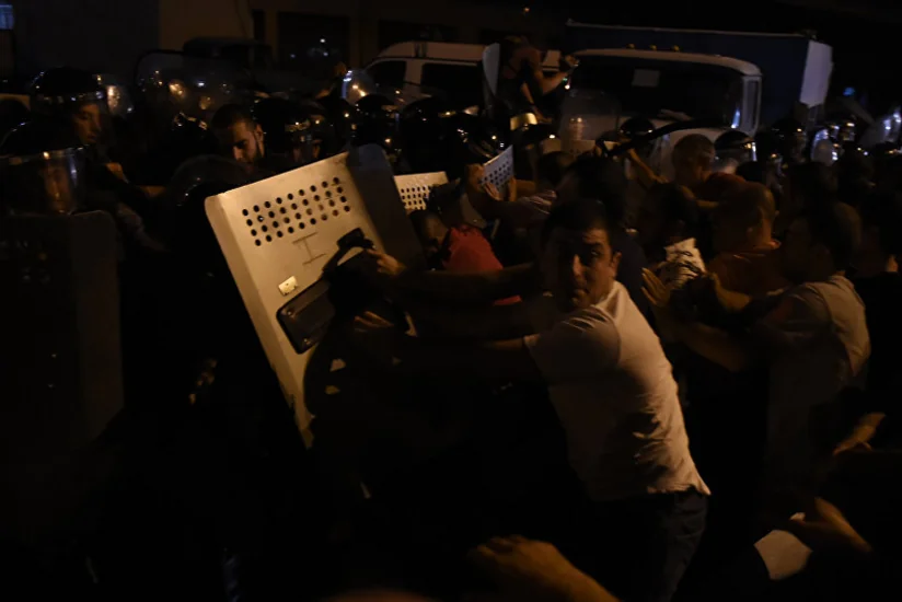 Ermənistan Səhiyyə Nazirliyi: Yerevanda baş vermiş qarşıdurmalarda xəsarət alanların 30-dan çoxu xəstəxanalarda qalır