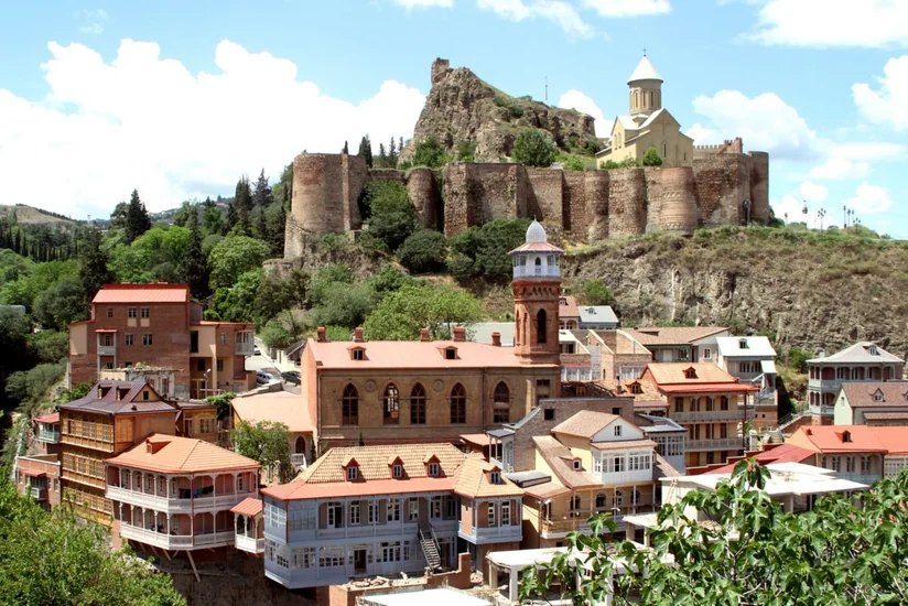 Через Грузию на родину вернулись 1 000 граждан Азербайджана