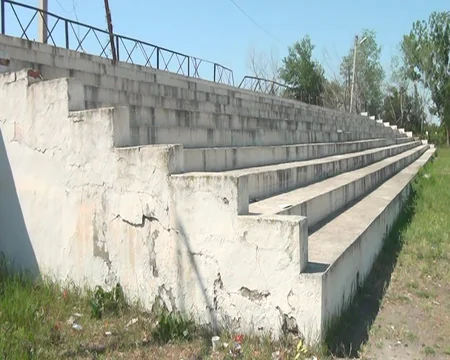 Acınacaqlı vəziyyətdə olan Zərdab rayon mərkəzi stadionu