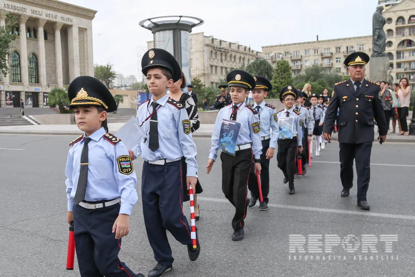 В Баку прошла акция Один день без смертей на дорогах! - ФОТО