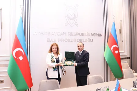 Baş prokuror Argentinanın səfiri ilə görüşüb       