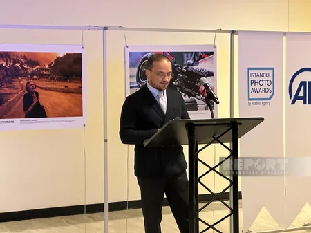 BMT-də “İstanbul Foto Mükafatları” sərgisi açılıb