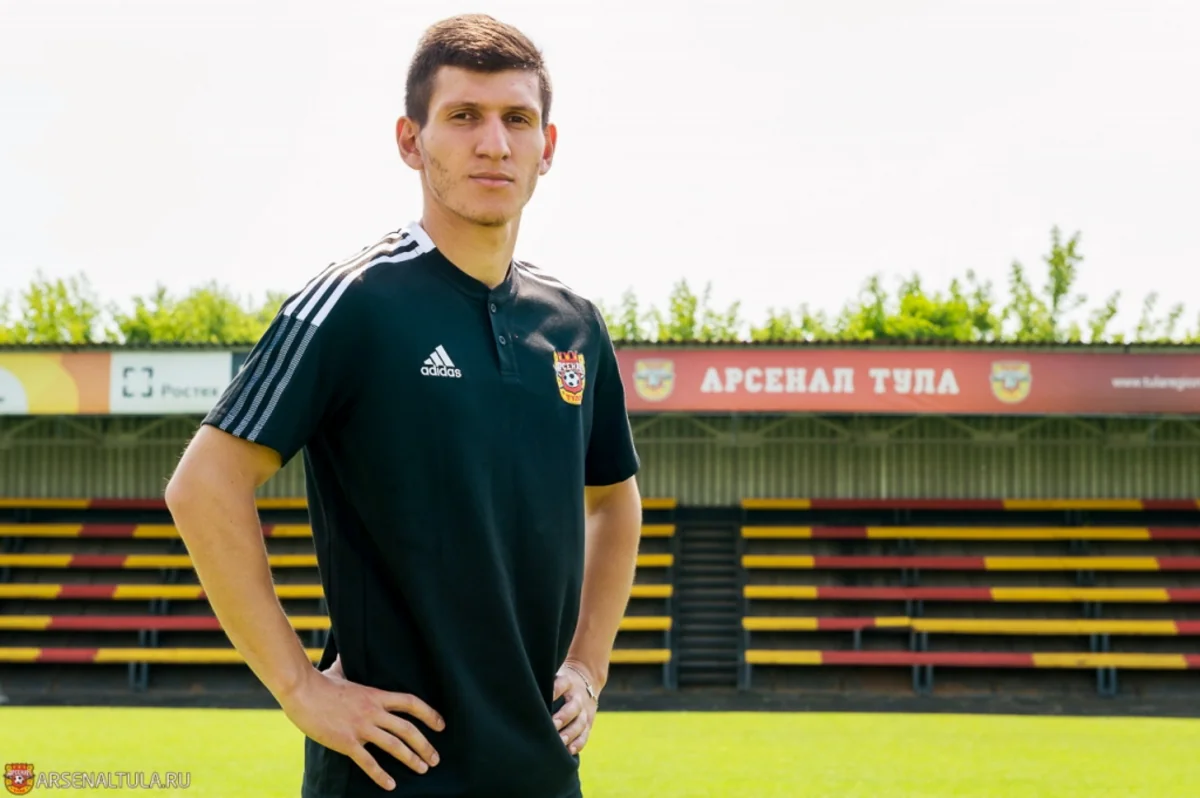 Azərbaycanlı futbolçu Arsenala keçib
