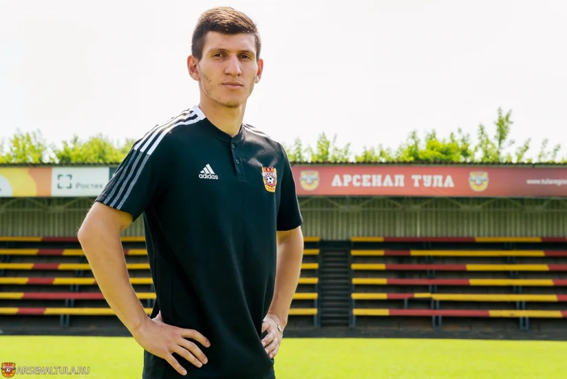 Azərbaycanlı futbolçu Arsenala keçib