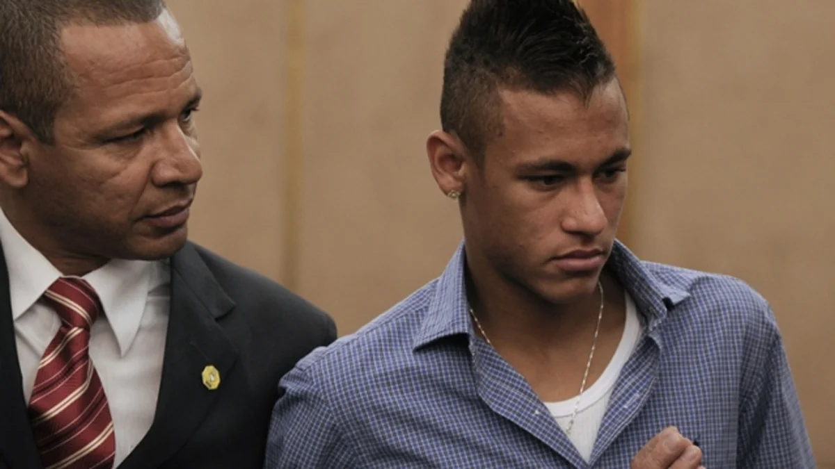 ​Braziliya hökuməti Neymar və atasına qarşı ittiham irəli sürüb
