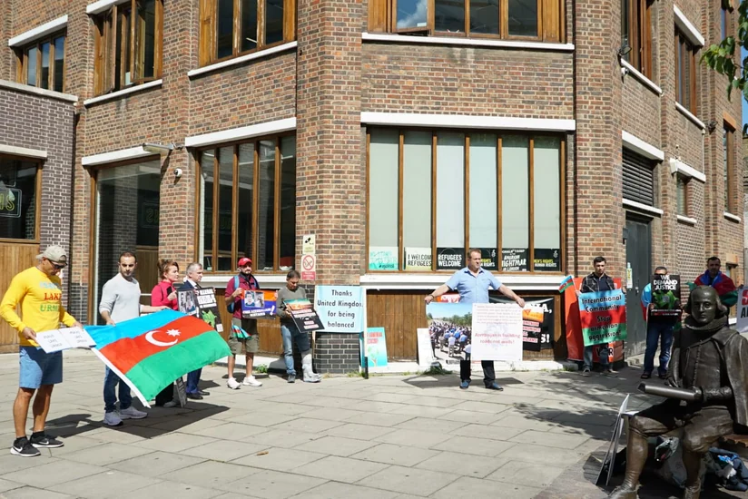 Азербайджанская община провела в Лондоне акцию протеста перед офисом Amnesty International