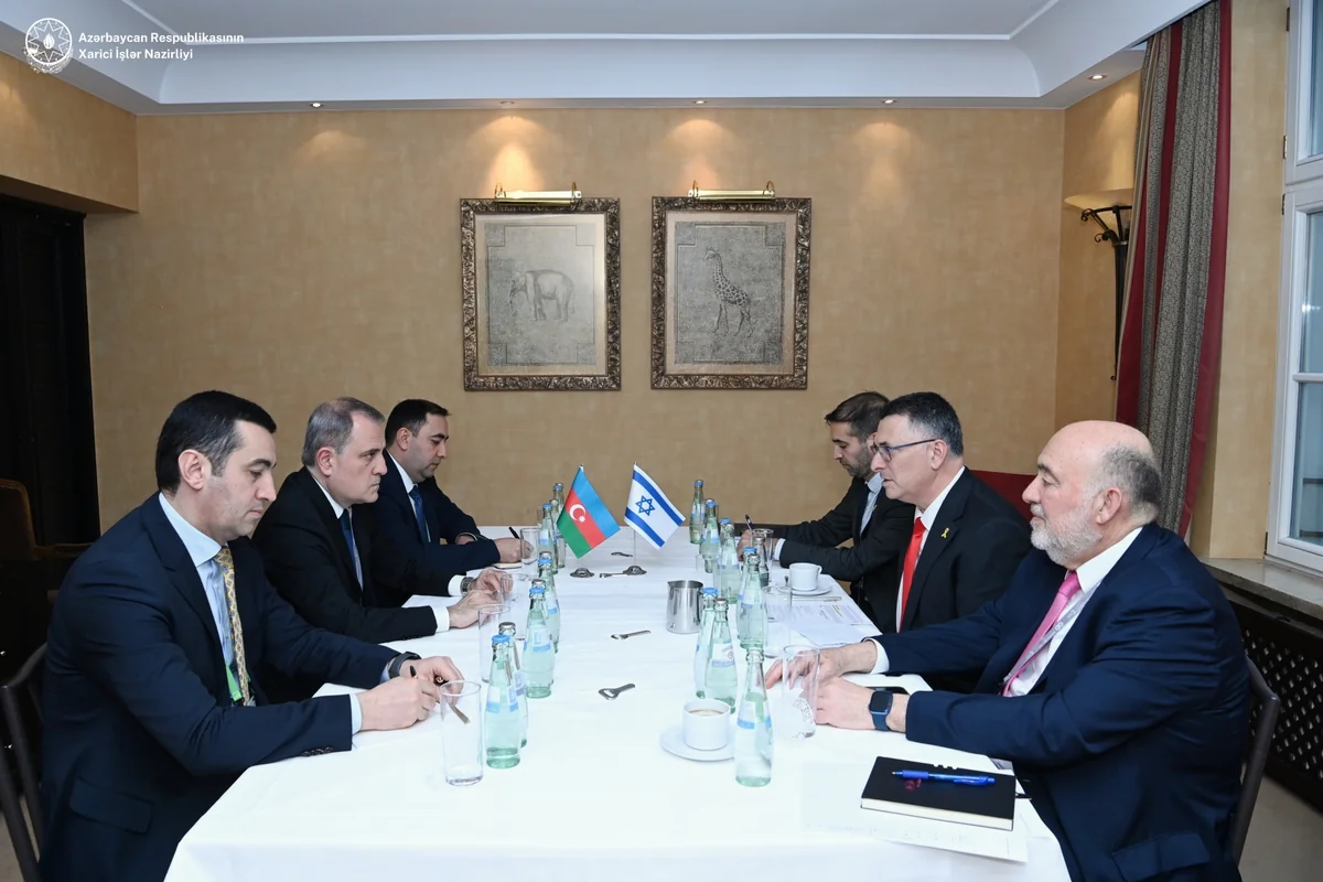 Azerbaijani, Israeli FMs explore situation in Middle East