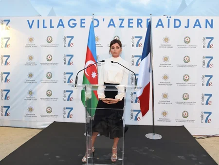 Parisdə “Azərbaycan şəhərciyi”nin rəsmi açılışı olub