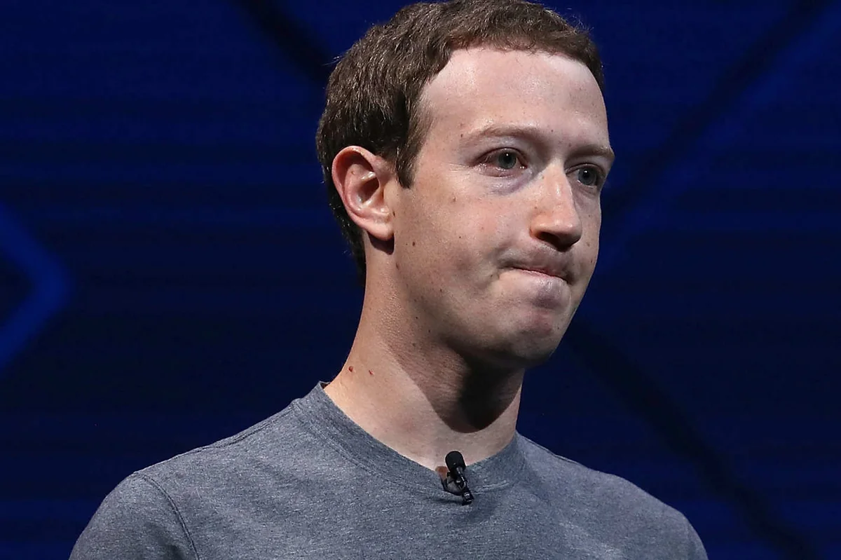 Facebook şirkəti qalmaqal səbəbindən 5 milyard dollar itirib