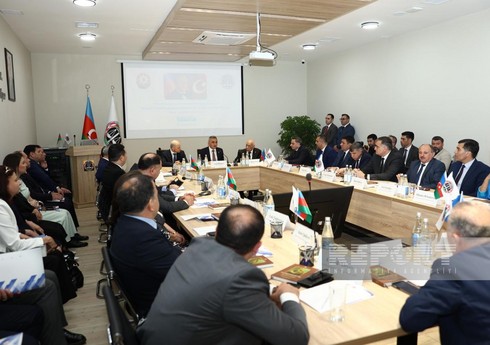 Gəncədə “Müasir Konstitusiyamızın banisi Ulu Öndər Heydər Əliyev” mövzusunda elmi-praktiki konfrans keçirilib