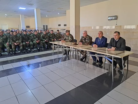 FHN-in hərbi hissələrində “Heydər Əliyev İlinə həsr olunan silsilə tədbirlər keçirilib