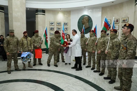 Sentyabr şəhidinin yeni doğulan körpəsi xəstəxanadan evə buraxılıb