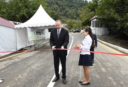Prezident İlham Əliyev Lerik rayonunda yol açılışında iştirak edib