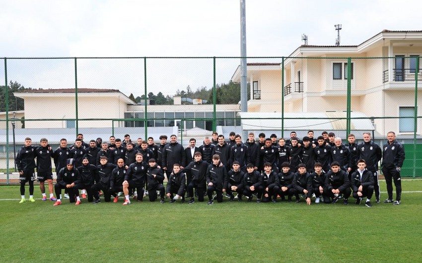 Neftçinin yeniyetmə futbolçuları Beşiktaşın məşqini izləyiblər