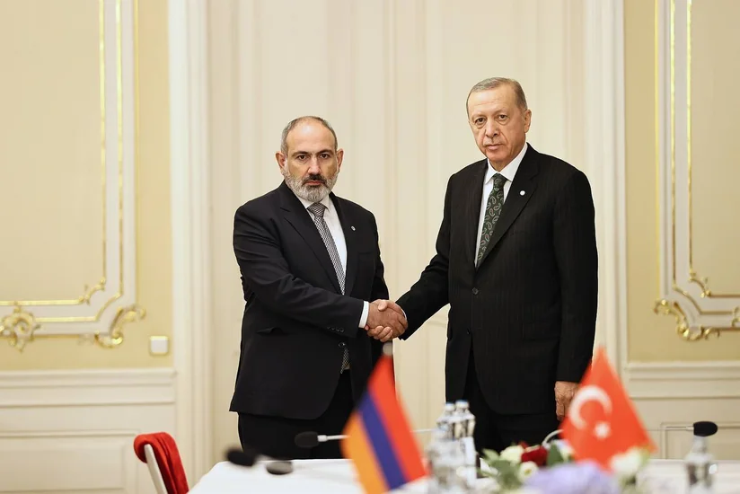 Ərdoğan və Paşinyan Praqada görüşüb - YENİLƏNİB