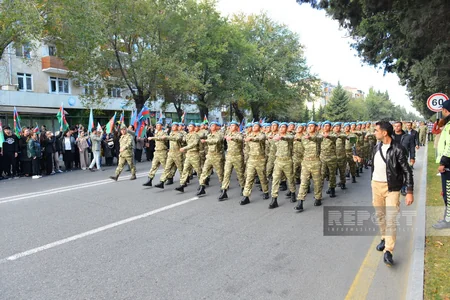 Sumqayıtda Zəfər Günü münasibətilə hərbçilərin yürüşü keçirilib