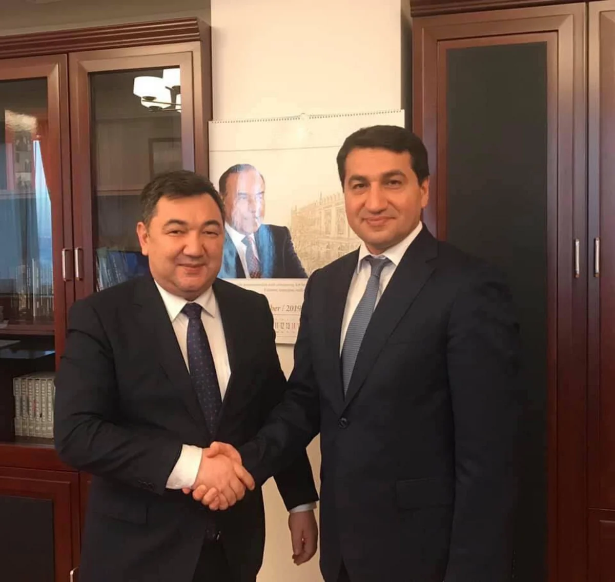 Azerbaijan's Presidential Aide meets with International Turkic Academy chief