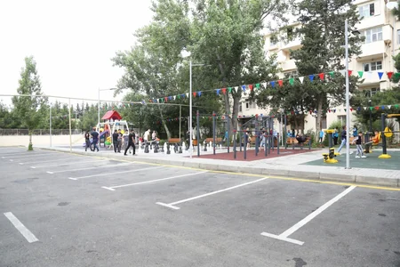Bakıda abadlaşdırılan növbəti həyət sakinlərin istifadəsinə verilib