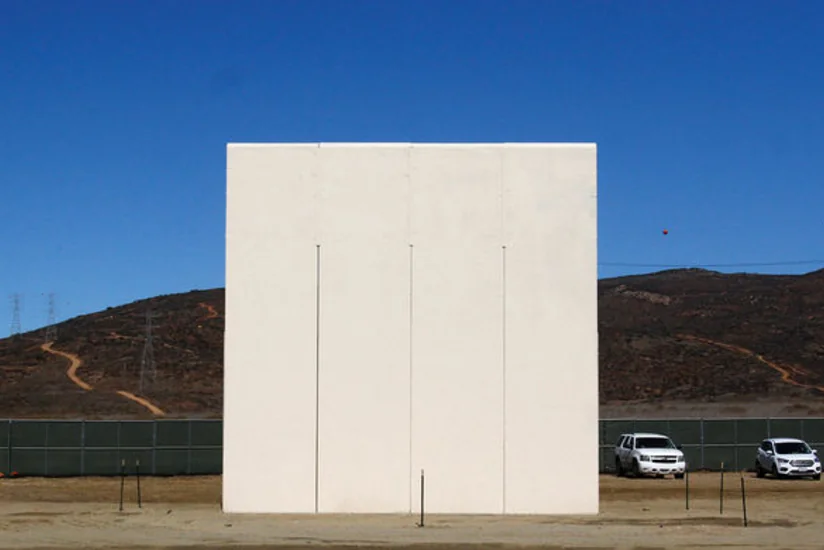 Ağ Ev rəsmisi Meksika ilə sərhəddə tikiləcək divarın xərclərini açıqlayıb